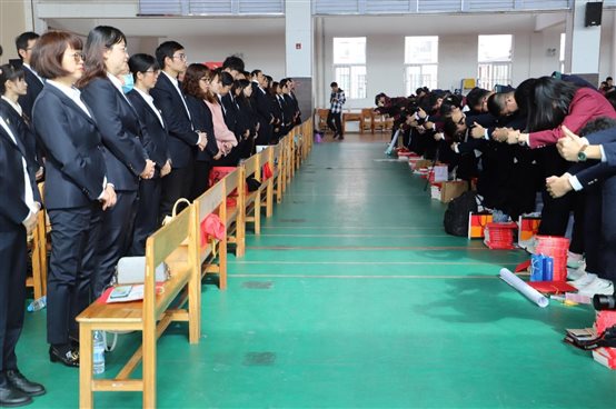 C:\Users\qj2z103\Desktop\2023屆成人禮推文\5拜謝恩師.JPG