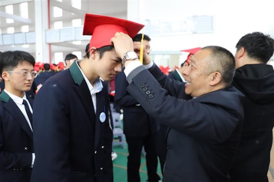 C:\Users\qj2z103\Desktop\2023屆成人禮推文\6加冠5.JPG